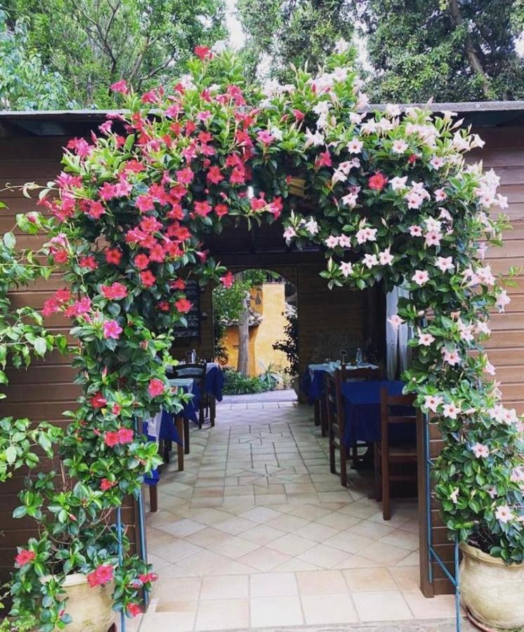 SantʼAnna Arresi B&B Il Girasole المظهر الخارجي الصورة